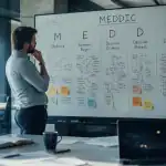 manager analyse methode meddic sur tableau blanc